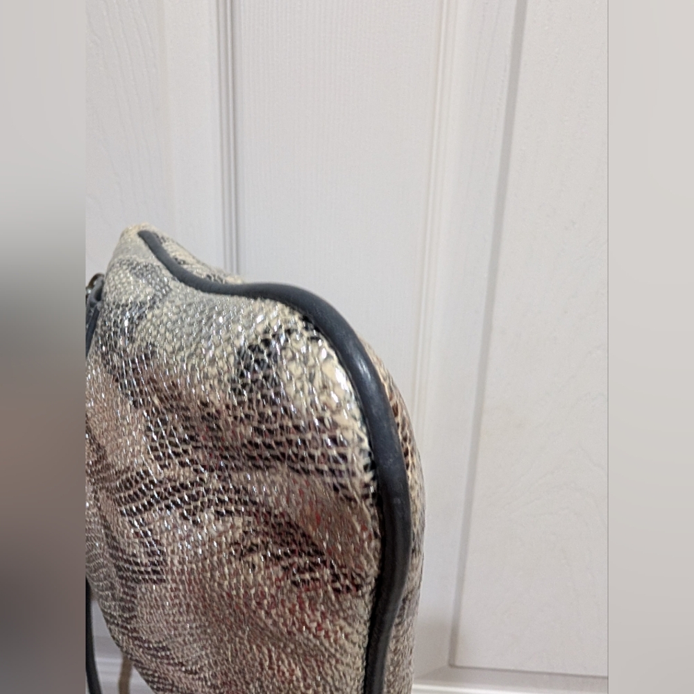 Bryna Nicole Metallic Snakeskin Embossed handbag Crossbody Clutch - Picture 12 of 14